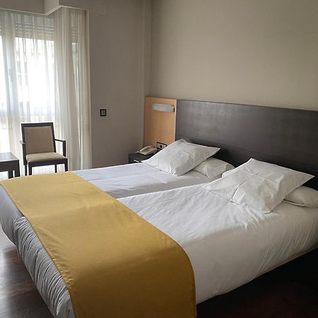 Hotel Rios Сан Адриан Экстерьер фото