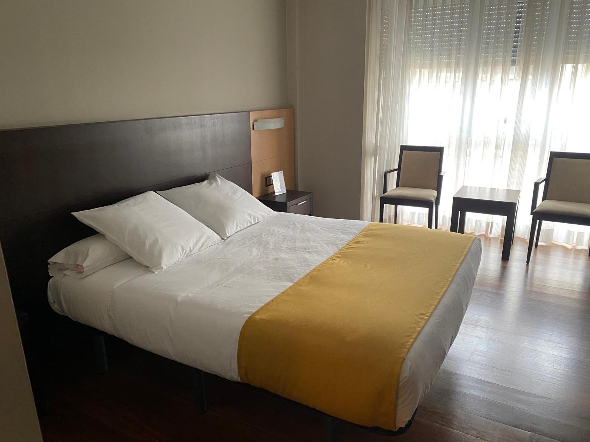 Hotel Rios Сан Адриан Экстерьер фото