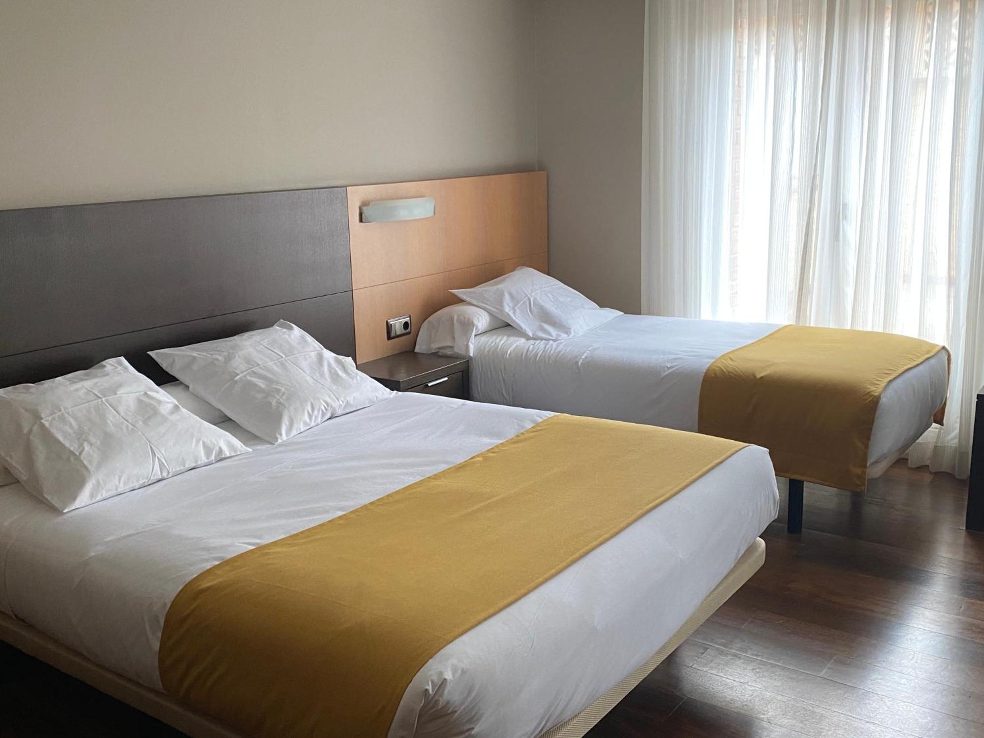 Hotel Rios Сан Адриан Экстерьер фото
