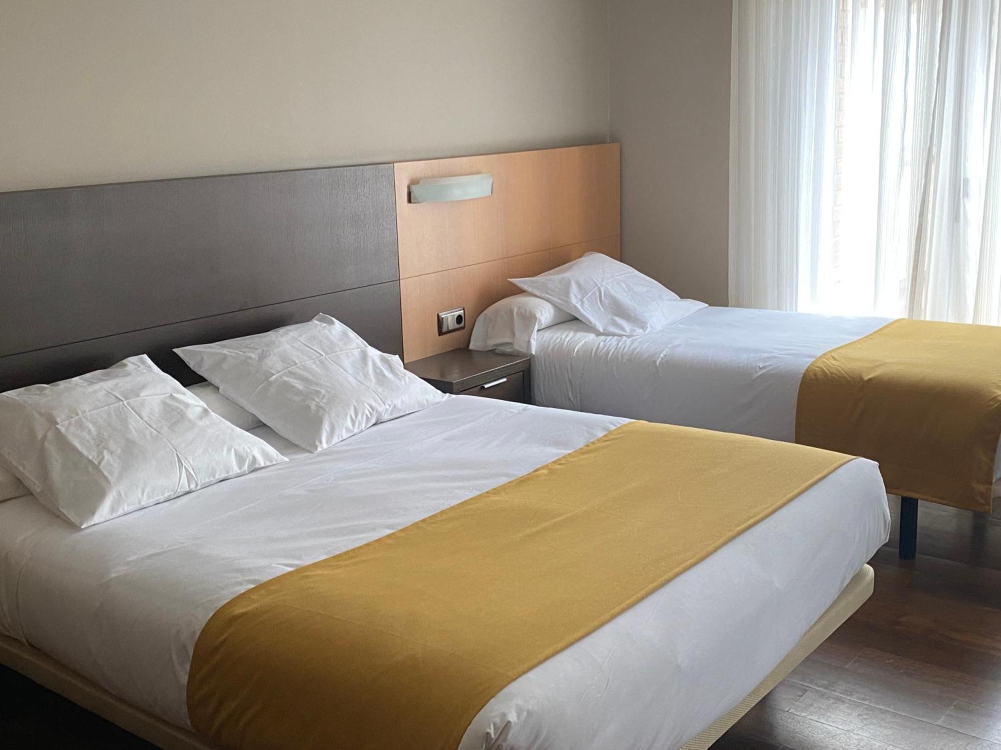 Hotel Rios Сан Адриан Экстерьер фото